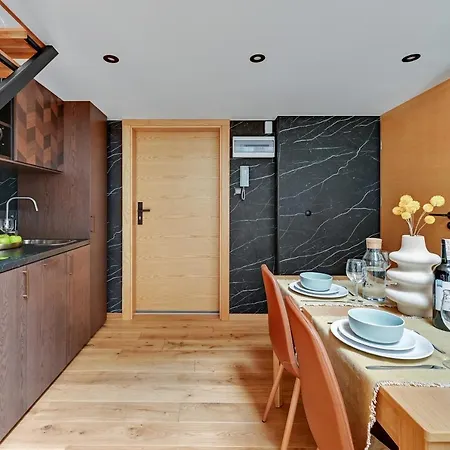 Royal - Winieckiego Apartmán *
