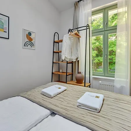 Royal - Winieckiego Apartmán *