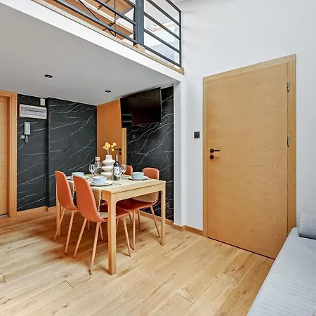 Royal - Winieckiego Apartmán *